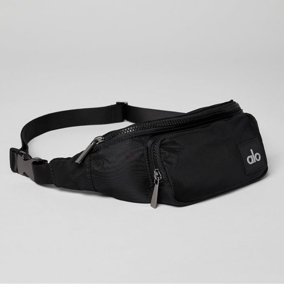 ALO Yoga Black Belt Bag - Picture 2 of 5